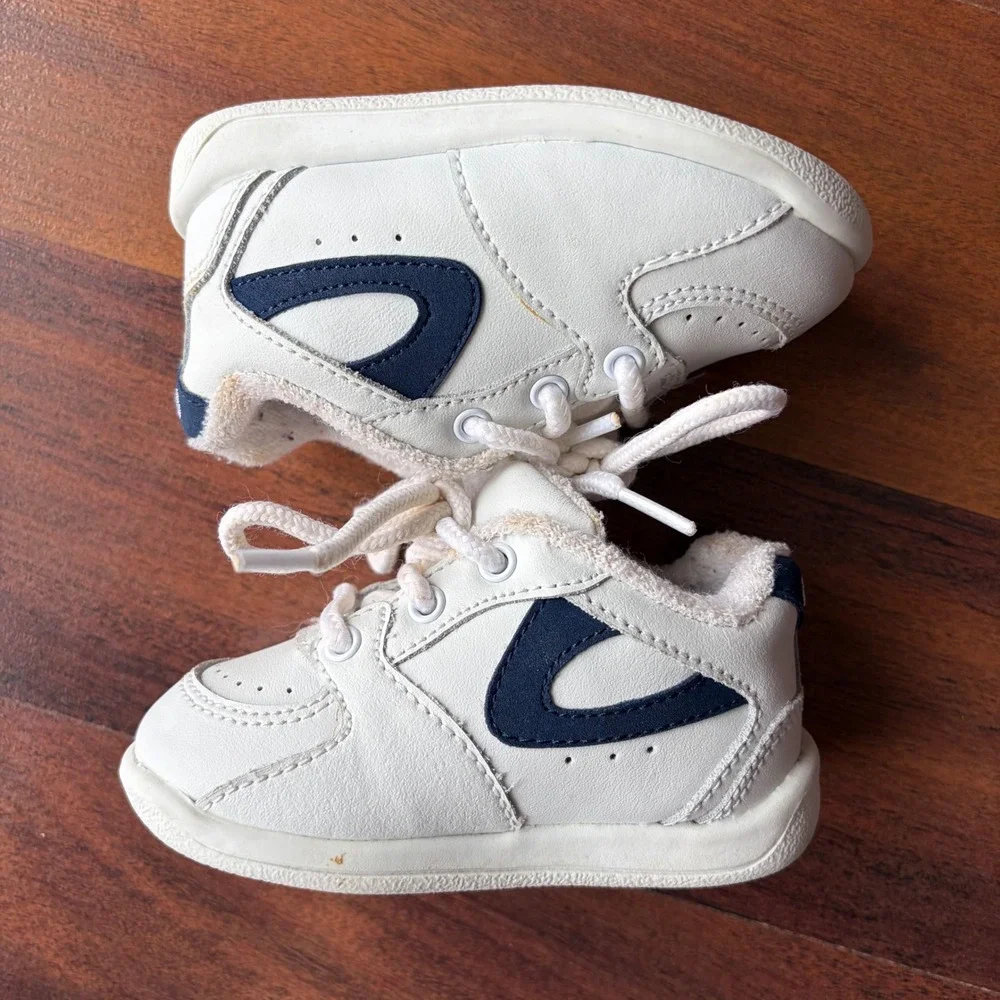 OshKosh Bgosh Lil Orbit White Navy‎ Leather Sneakers Infant Size 2.5 402402 2004